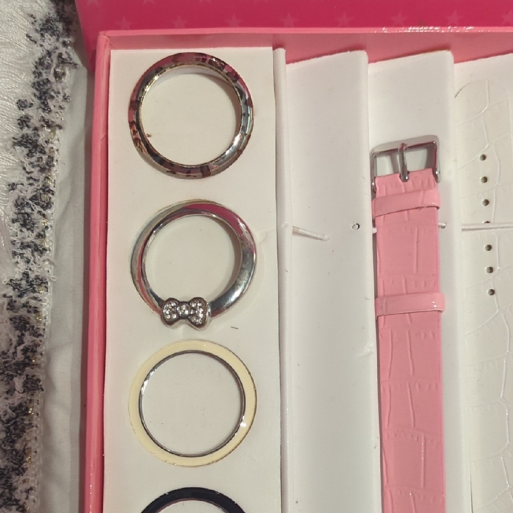Hello Kitty Watch and Band Set - Picture 3 of 5